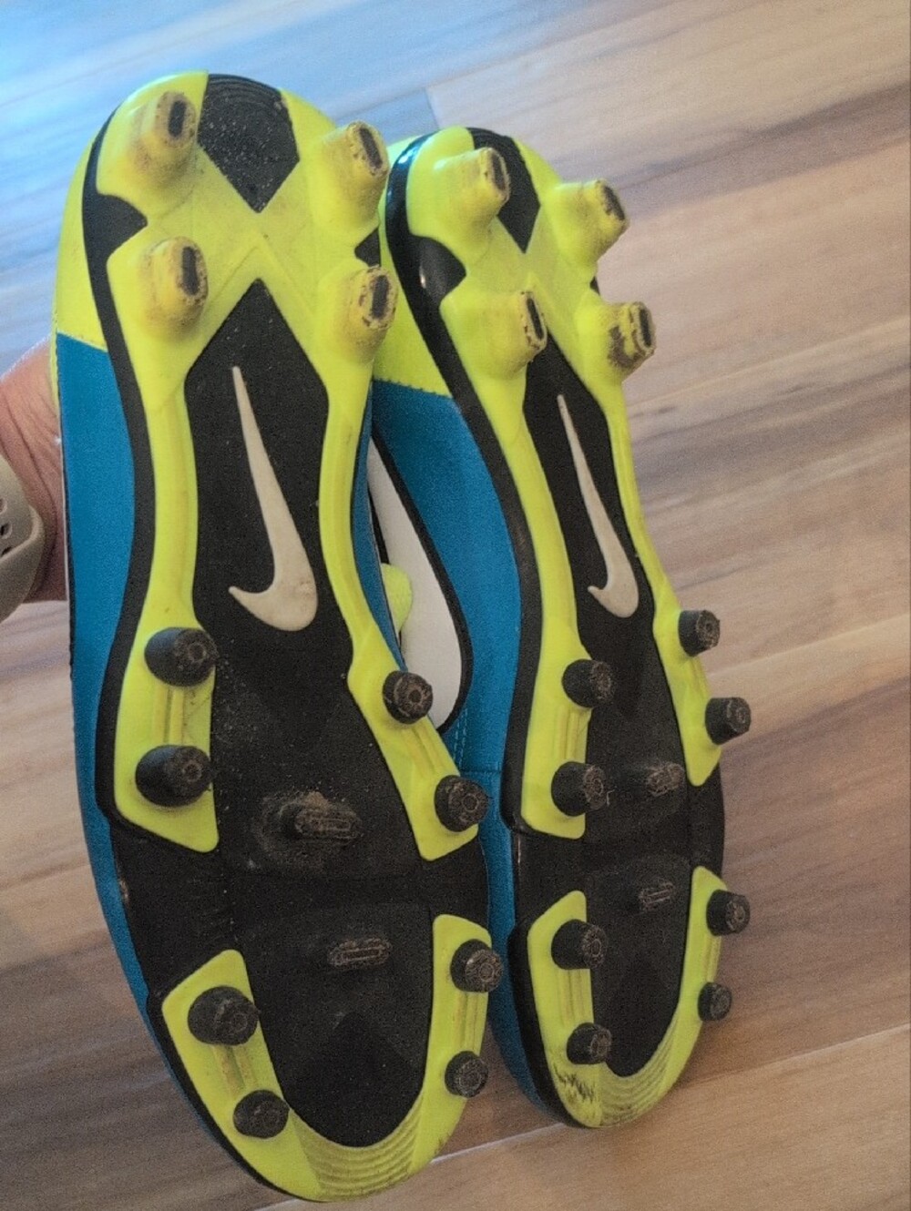 Nike Teal and Yellow Soccer Cleats - Picture 6 of 7